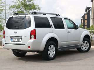 Nissan Pathfinder foto 4