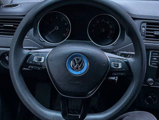 Volkswagen Jetta foto 9