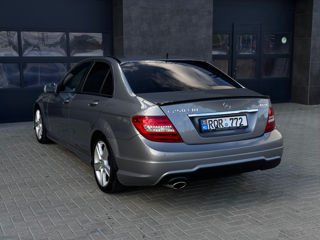 Mercedes C-Class foto 4