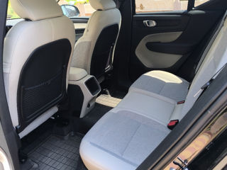 Volvo XC40 фото 7