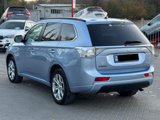 Mitsubishi Outlander foto 4