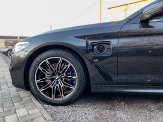 BMW 5 Series foto 4