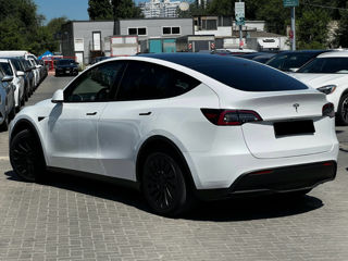 Tesla Model Y foto 4