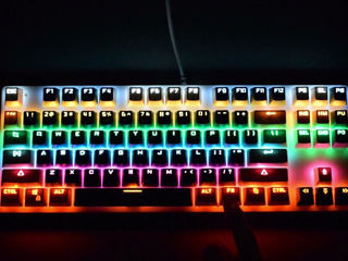 Negociabil.Tastatura qwertykey k400 black red switches + cadou.