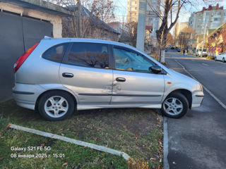 Nissan Almera Tino