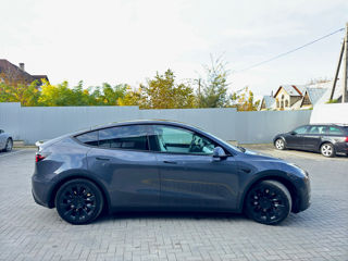 Tesla Model Y foto 5