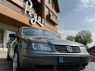 Volkswagen Jetta foto 1