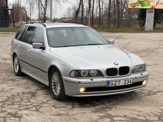 BMW 5 Series foto 4