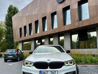 BMW 5 Series foto 1