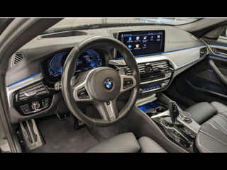 BMW 5 Series foto 4