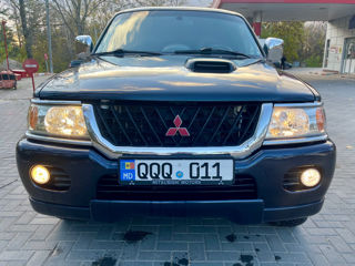 Mitsubishi Pajero Sport foto 2