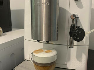 Aparat de cafea Miele cu cappuccino automat alb! foto 8