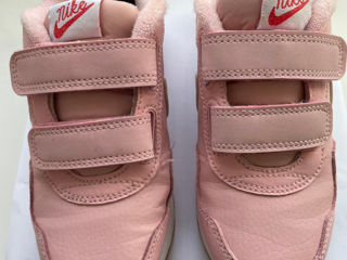 Vînd încălțăminte Nike, fete foto 0