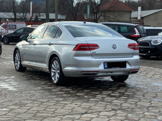 Volkswagen Passat foto 3