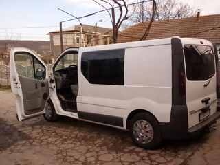 Opel Vivaro foto 2