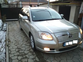 Toyota Avensis foto 5