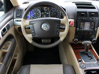 Volkswagen Touareg foto 9