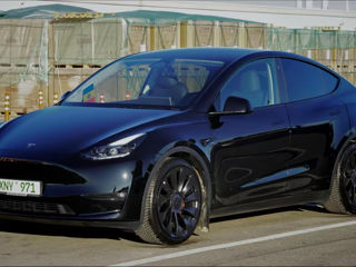 Tesla Model Y, 2024