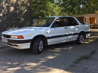 Mitsubishi Galant foto 2