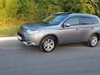 Mitsubishi Outlander foto 2