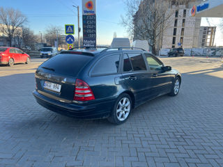 Mercedes C-Class foto 3