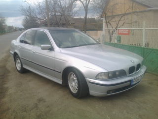 BMW 5 Series foto 2