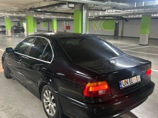 BMW 5 Series foto 2