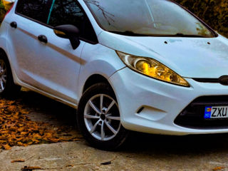 Ford Fiesta foto 3