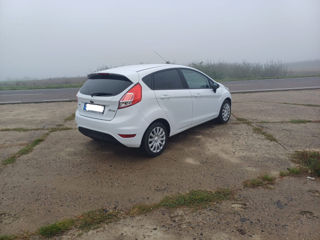 Ford Fiesta foto 4