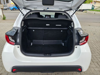 Toyota Yaris фото 8