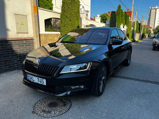 Skoda Superb foto 1