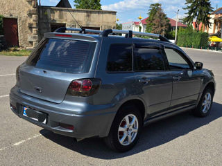 Mitsubishi Outlander foto 3