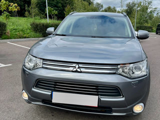 Mitsubishi Outlander foto 2