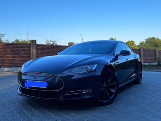 Tesla Model S foto 1