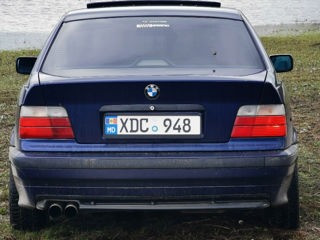 BMW 3 Series foto 8