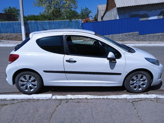 Peugeot 207 фото 4