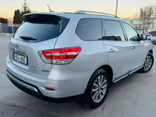 Nissan Pathfinder foto 4