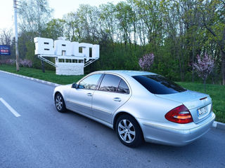 Mercedes E-Class foto 1