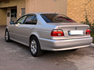 BMW 5 Series foto 2