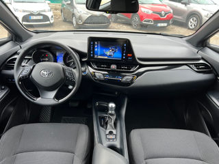 Toyota C-HR foto 11