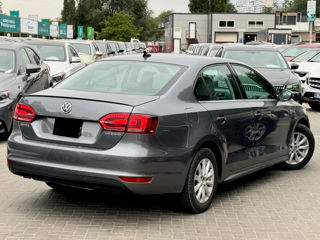 Volkswagen Jetta foto 4