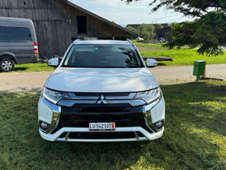 Mitsubishi Outlander foto 3