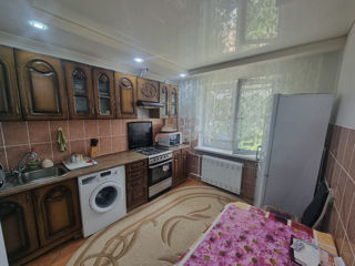 Apartament cu 2 camere, 50 m², Buiucani, Chișinău foto 3