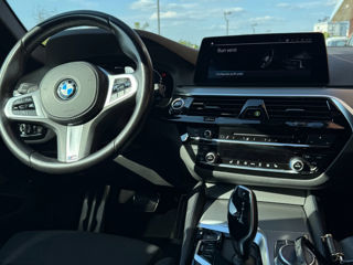 BMW 5 Series foto 4