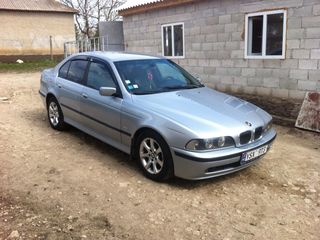 BMW 5 Series foto 7