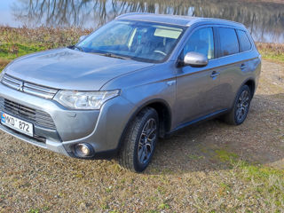 Mitsubishi Outlander Plagin Ghibrid 2.0 foto 2