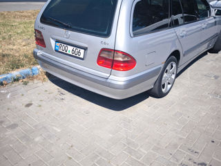 Mercedes E-Class foto 5