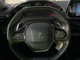 Peugeot 2008 foto 8