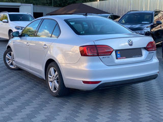 Volkswagen Jetta foto 5