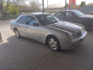 Mercedes E-Class фото 3